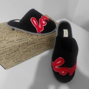 Ellen Degeneres ED Wilesly Womens Size 6 Black Salsa Red Fleece Love Slippers